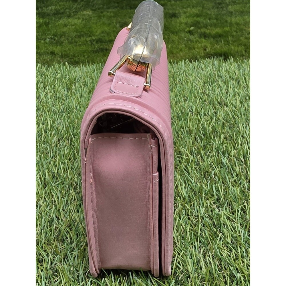 NWOT Bebe BLUSH PINK RAELYNN CROSSBODY CLUTCH W/GOLD METAL HANDLE Shoulder Strap - Picture 8 of 13